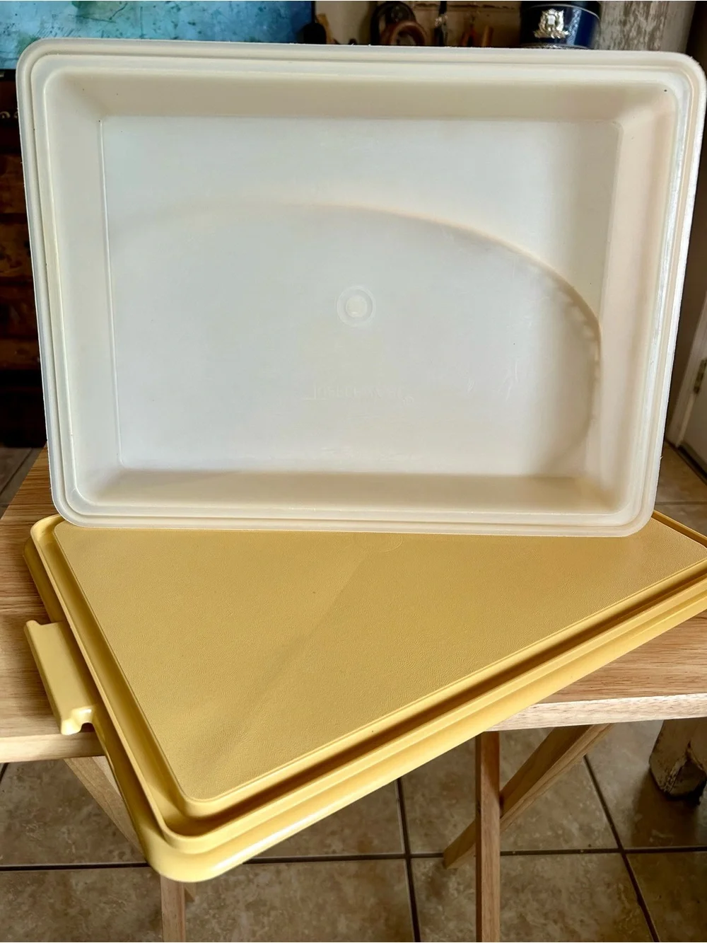 Vintage Tupperware Rectangular Sheet Cake Carrier Harvest Gold 3pc Set EXCELLENT